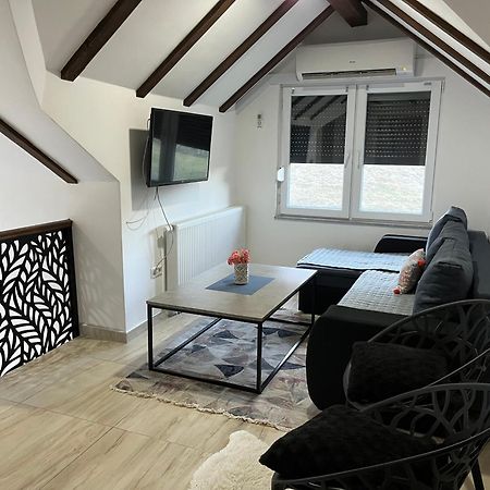 Vacation House Studenac Bihac Exterior photo