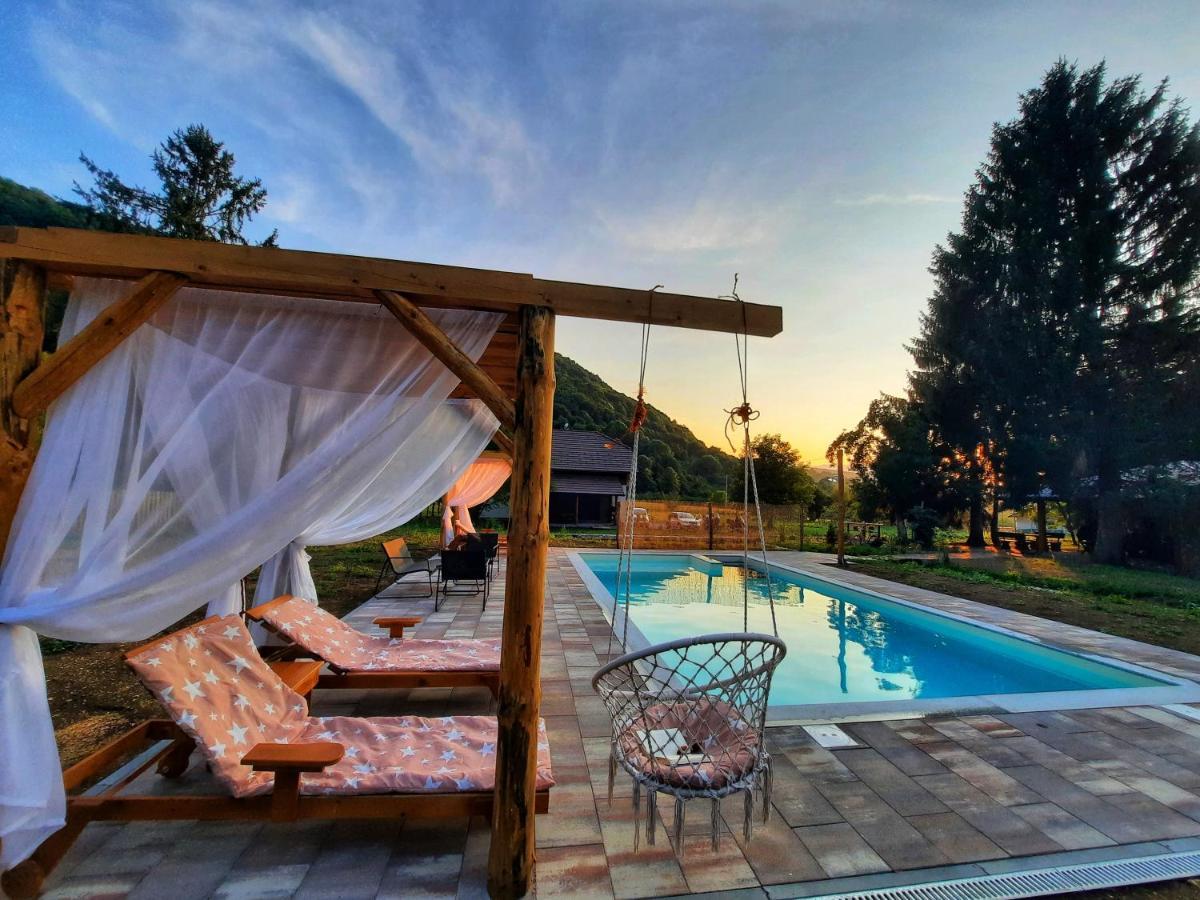 Vacation House Studenac Bihac Exterior photo